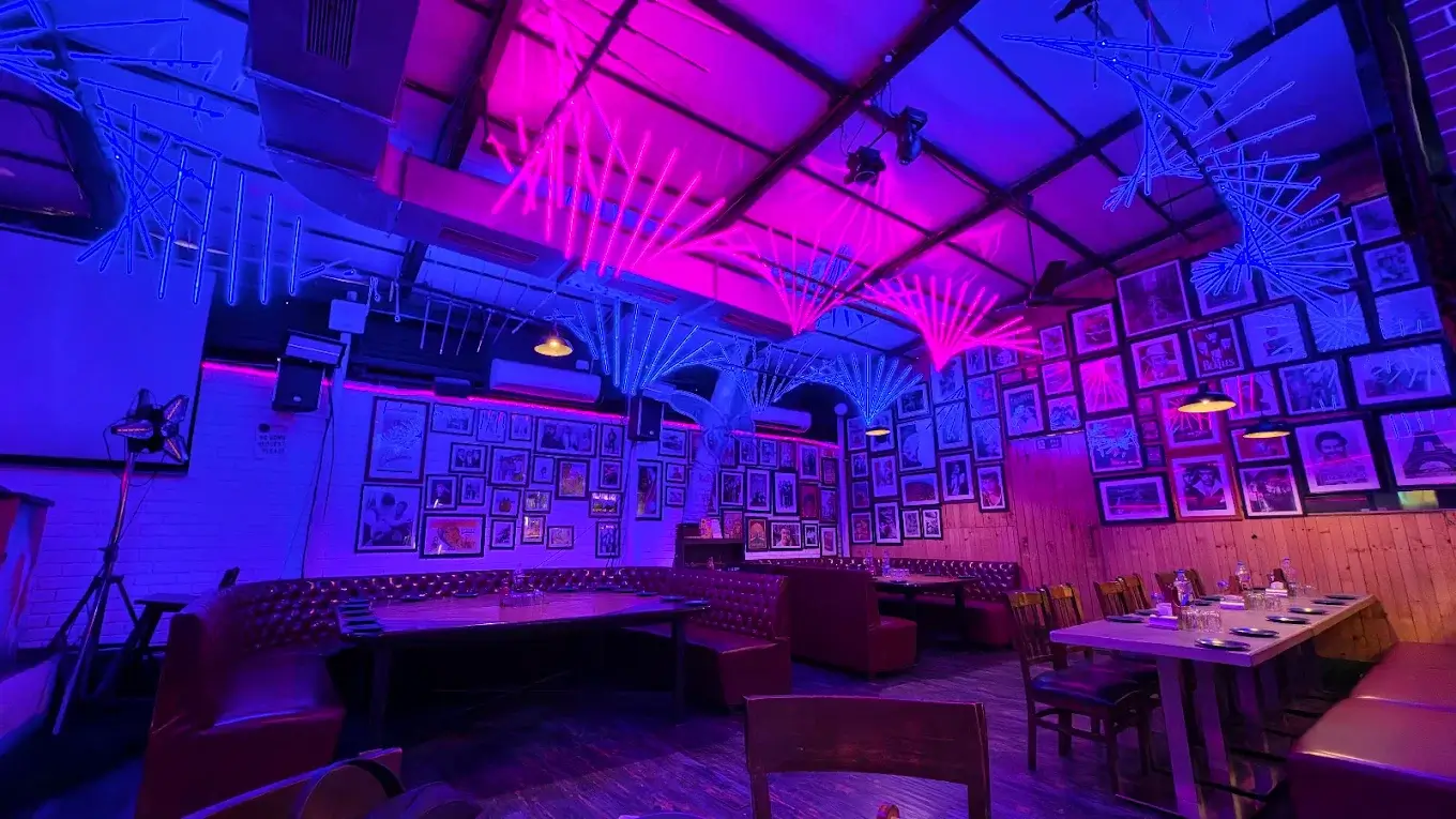 Fusion Ville - Cafe, Pub & Dining, Andheri East, Mumbai