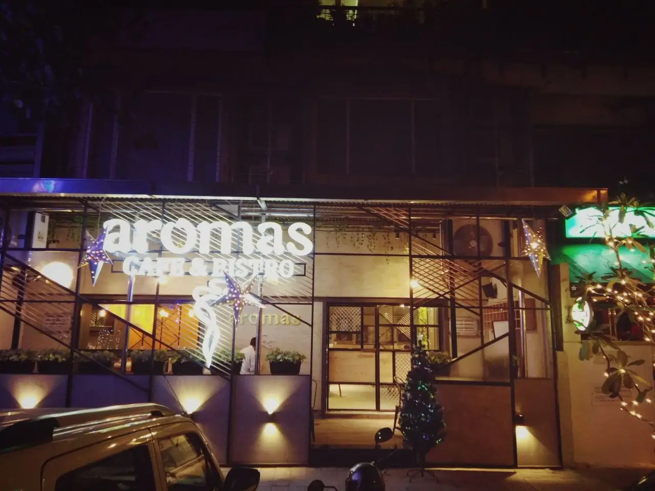 Aromas Cafe & Bistro - Andheri West